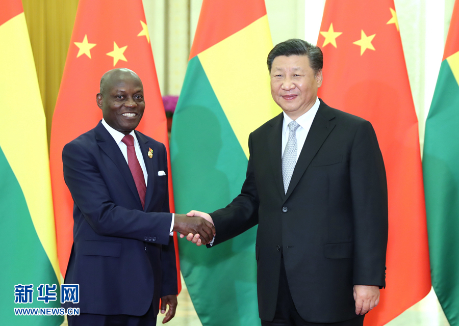 国家主席习近平在北京人民大会堂会见几内亚比绍总统瓦斯